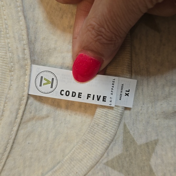 Code Five Red White & Boujee T - XL - Picture 3 of 3